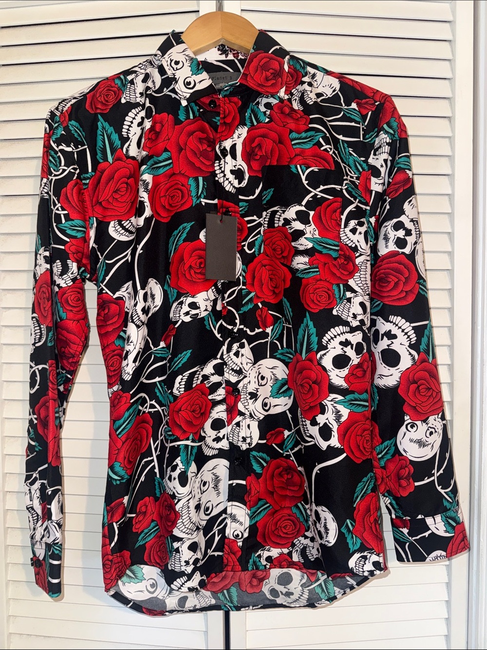 🆕 Planet B 🌹💀🌹💀 Red Rose & Skull Print Long-Sleeve Button-Up Shirt - S